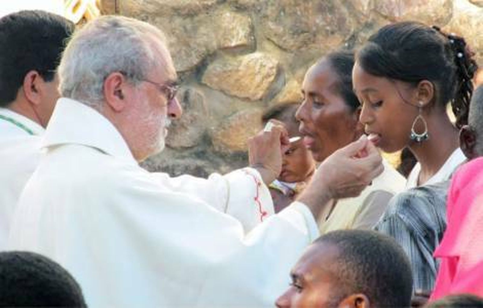 Mon. Rosario Vella durante la eucaristía
