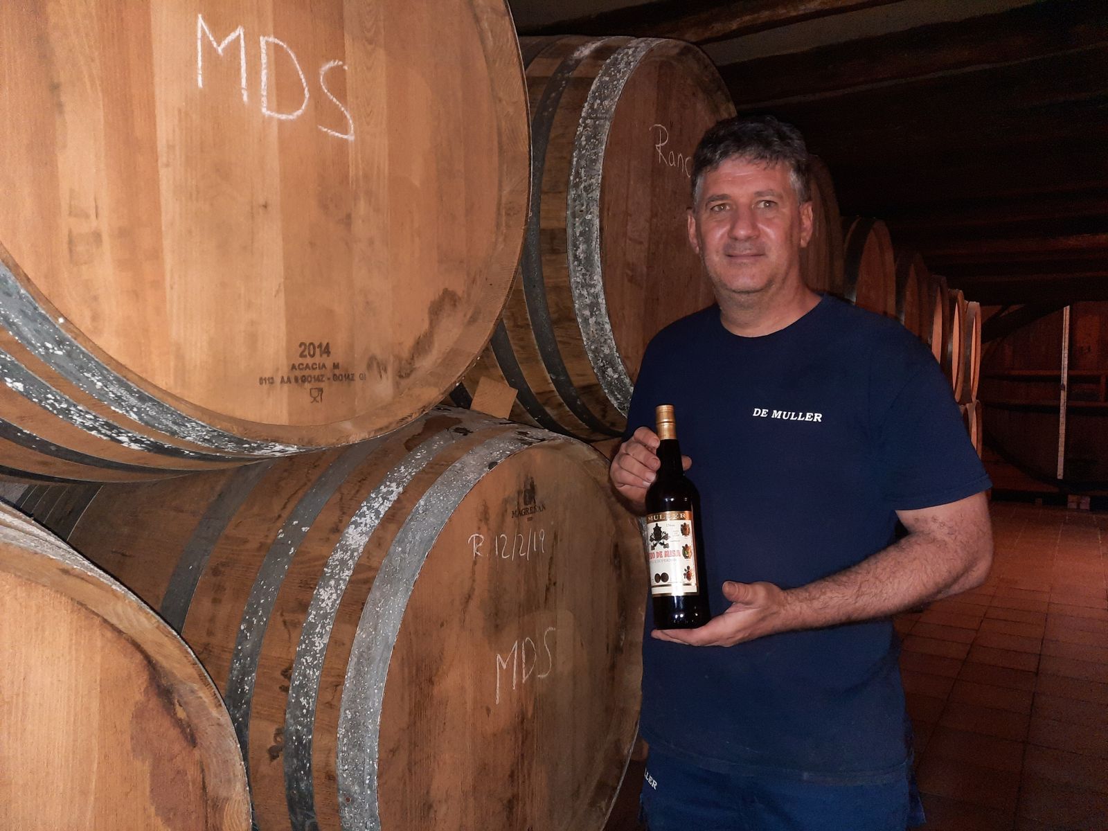 Benito, en la bodega de Reus de De Müller.