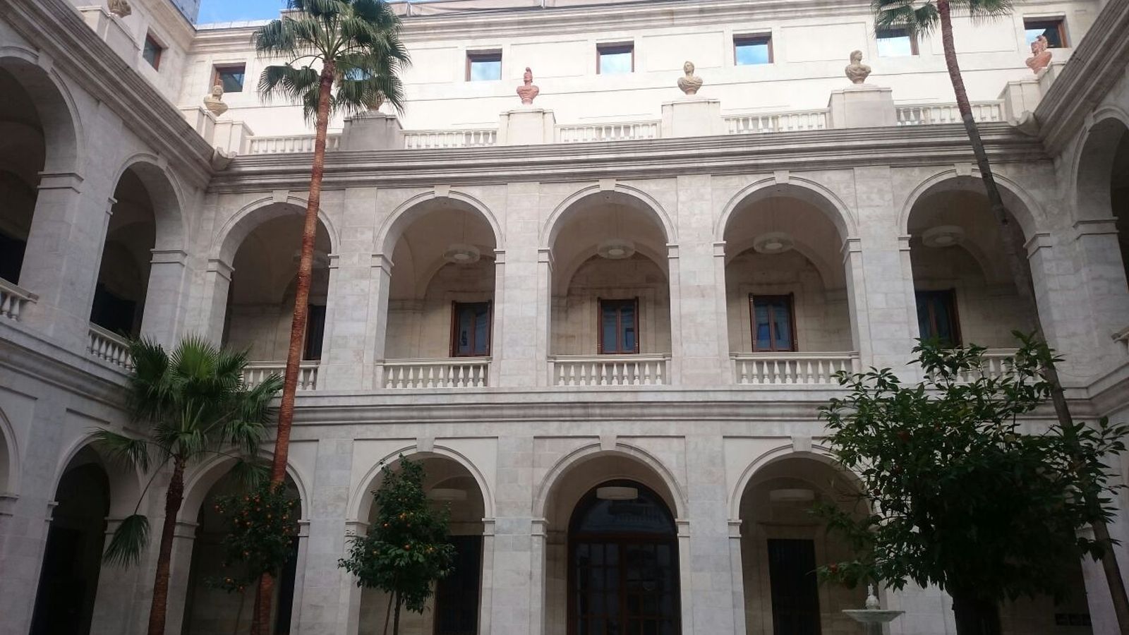 Patio del Museo de Málaga