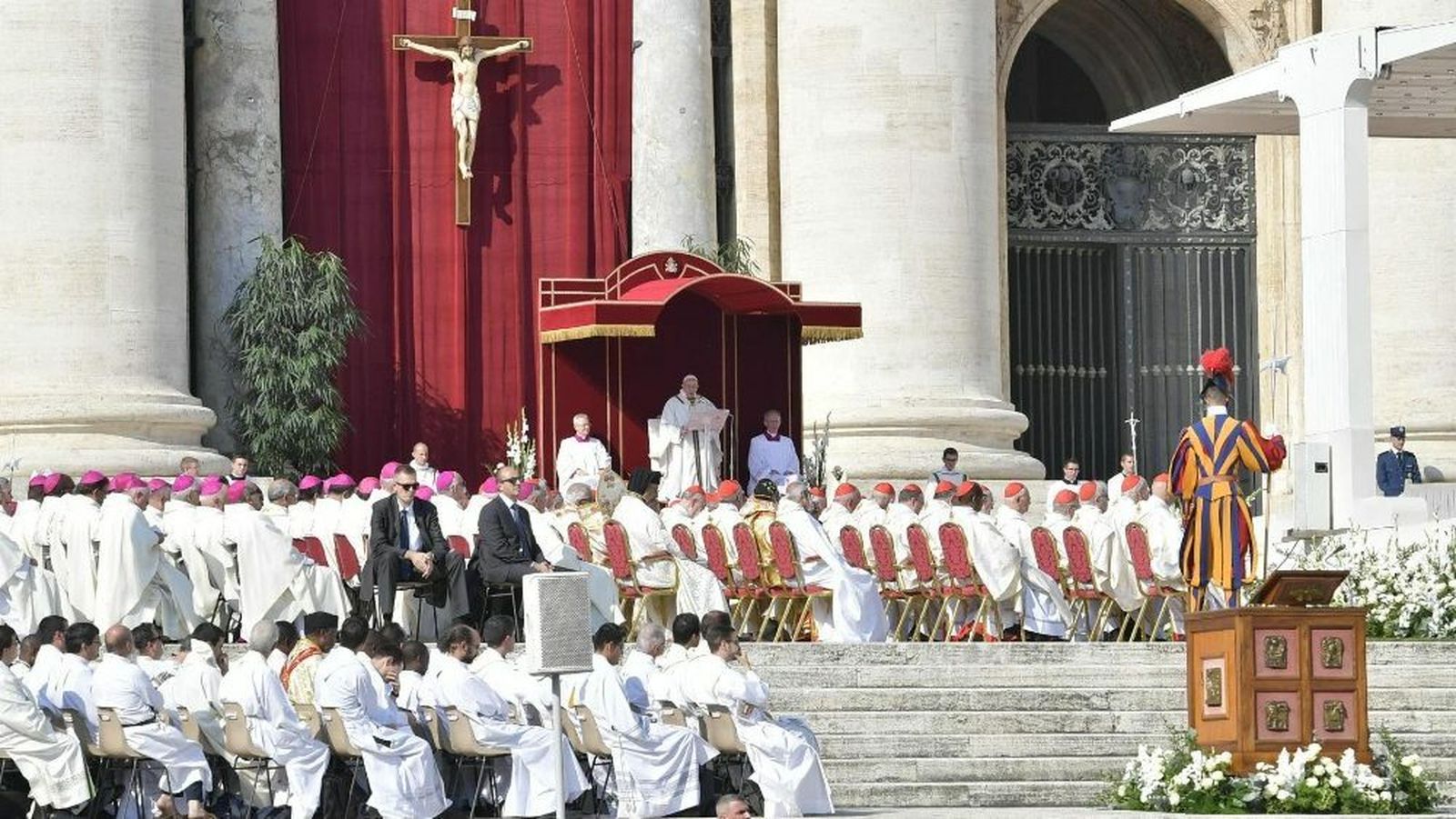 Una Iglesia clericalizada