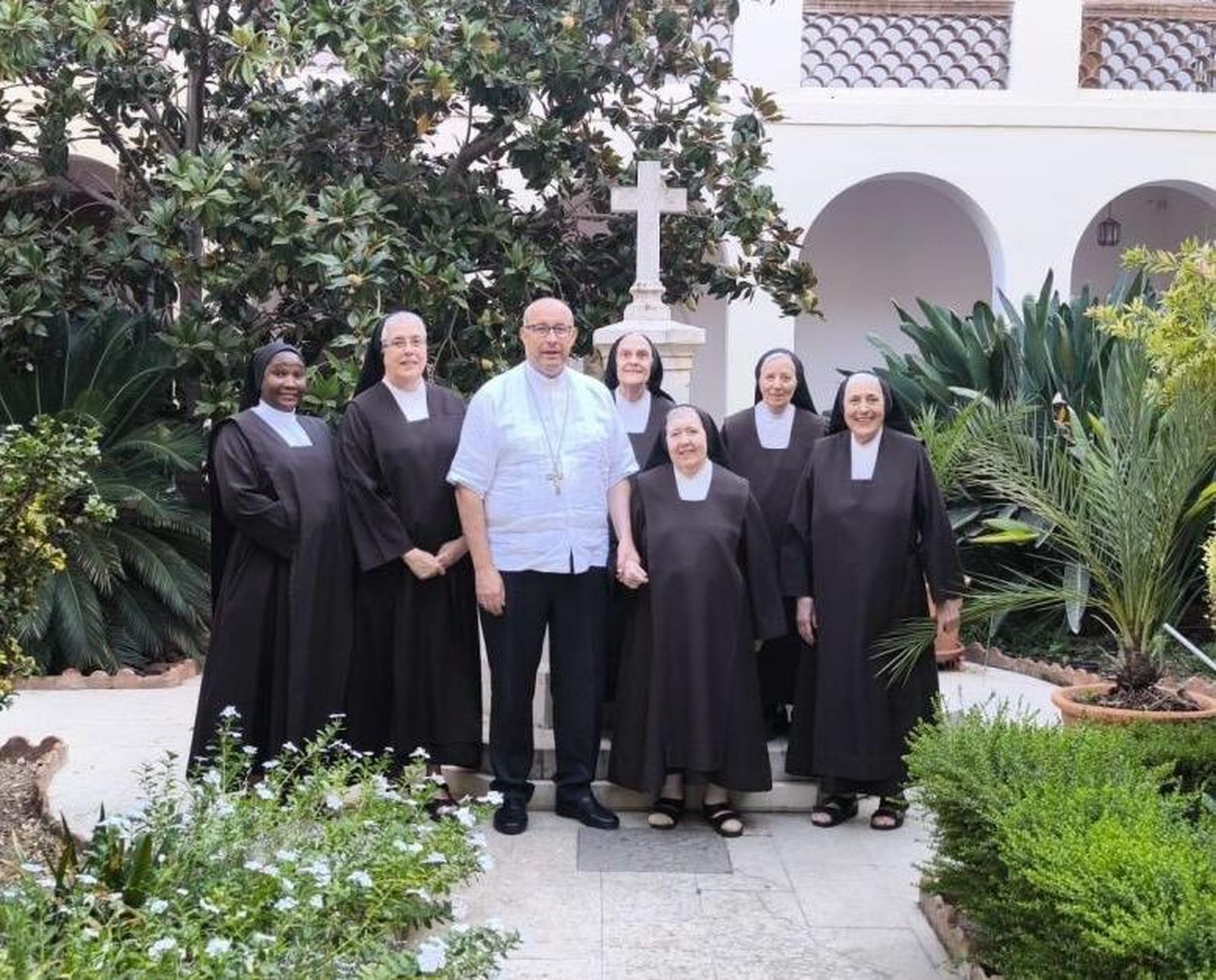 Satué visita a las carmelitas del monasterio de San José