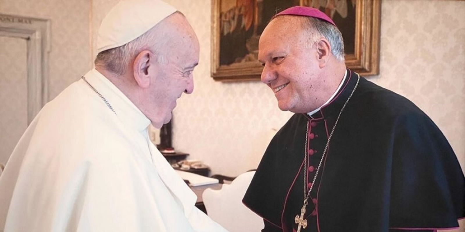 Mons. Mauro Aparecido dos Santos con el Papa Francisco