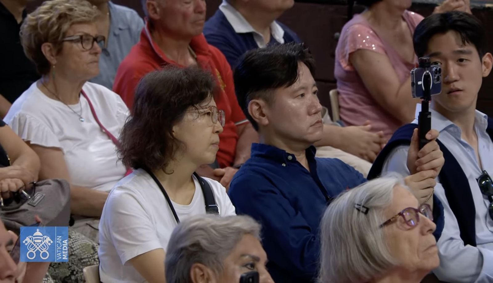 Fieles durante la audiencia jubilar en san Pedro.jpg