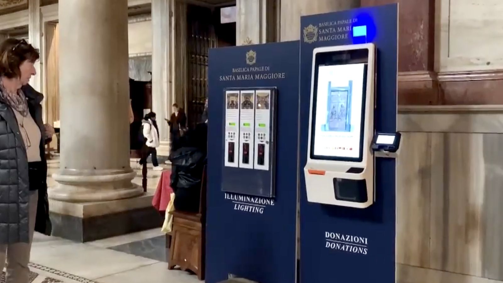 Cajero automático para ofrendas Santa María la Mayor. Roma.