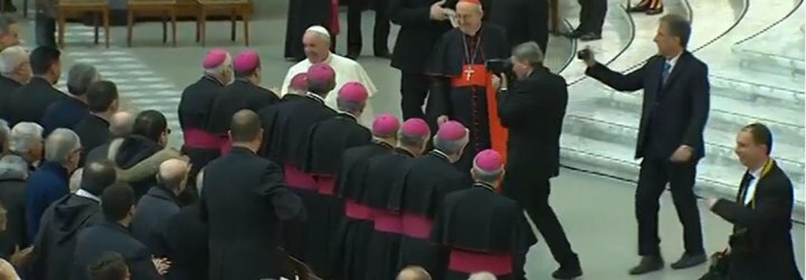 El Papa, durante su encuentro con el clero romano