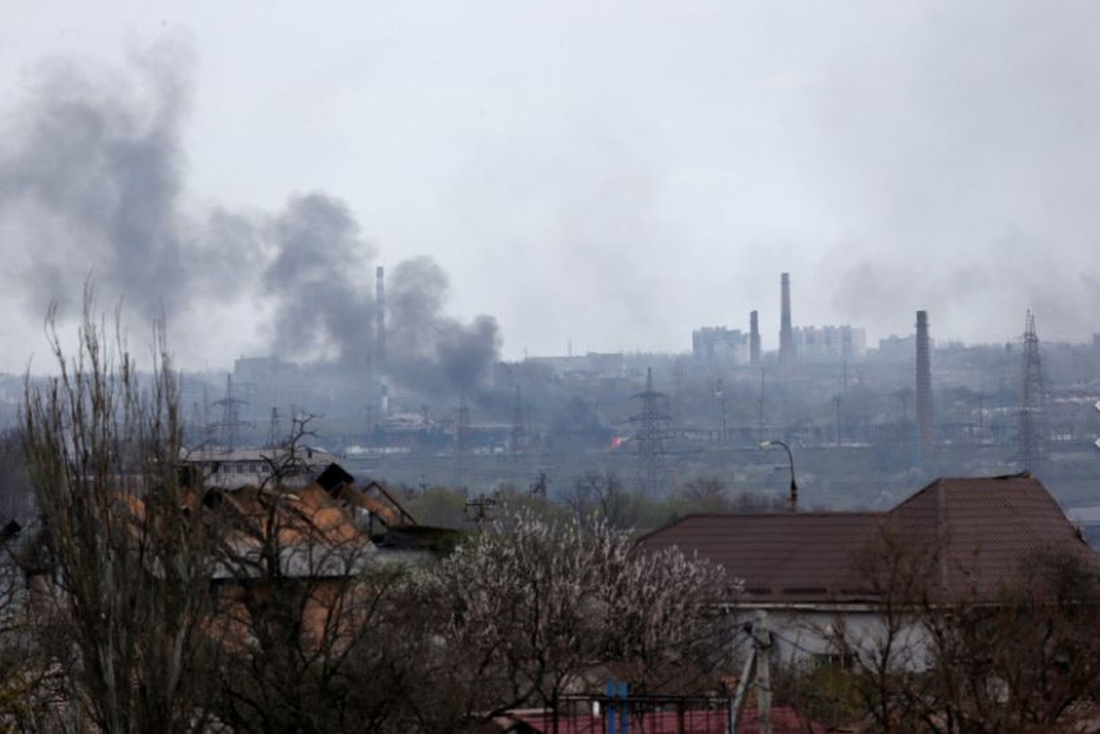 Acería refugio de civiles