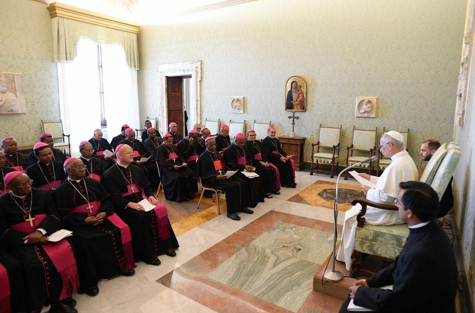 León XIV a los obispos de Madagacar: "No aparten la mirada de los pobres"