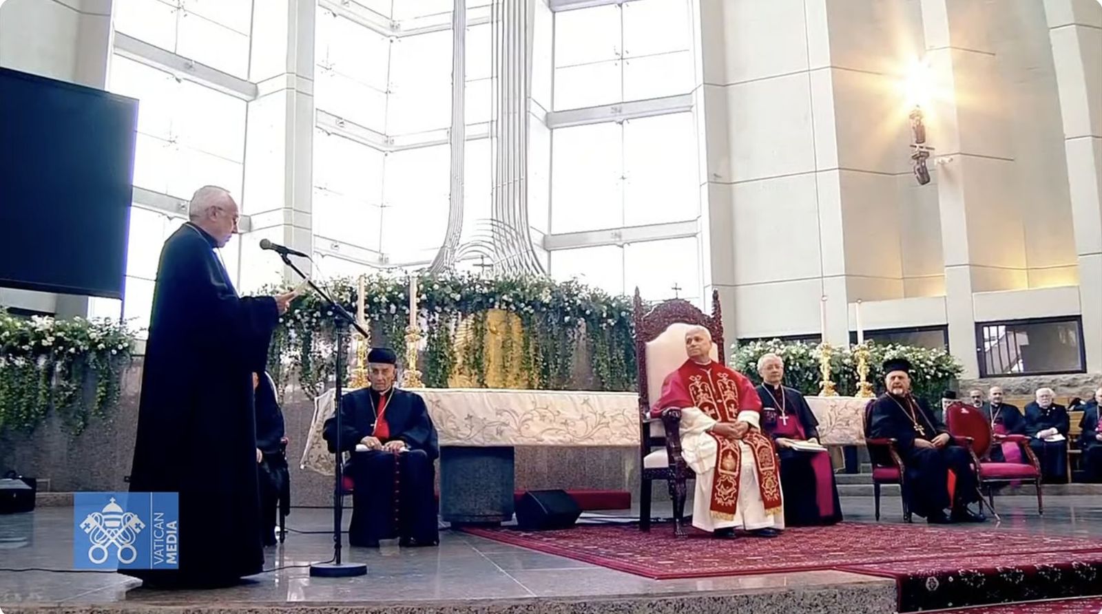 El Papa y el patriarca de los Armenios de Cilicia en el Santuario de Nuestra Señora del Líbano en Harissa