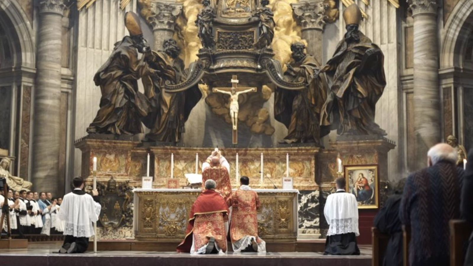 León XIV permite la misa tridentina en San Pedro