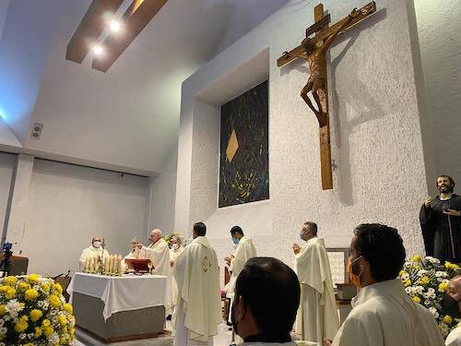 Cristo suprime los antiguos sacrificios, para establecer el nuevo