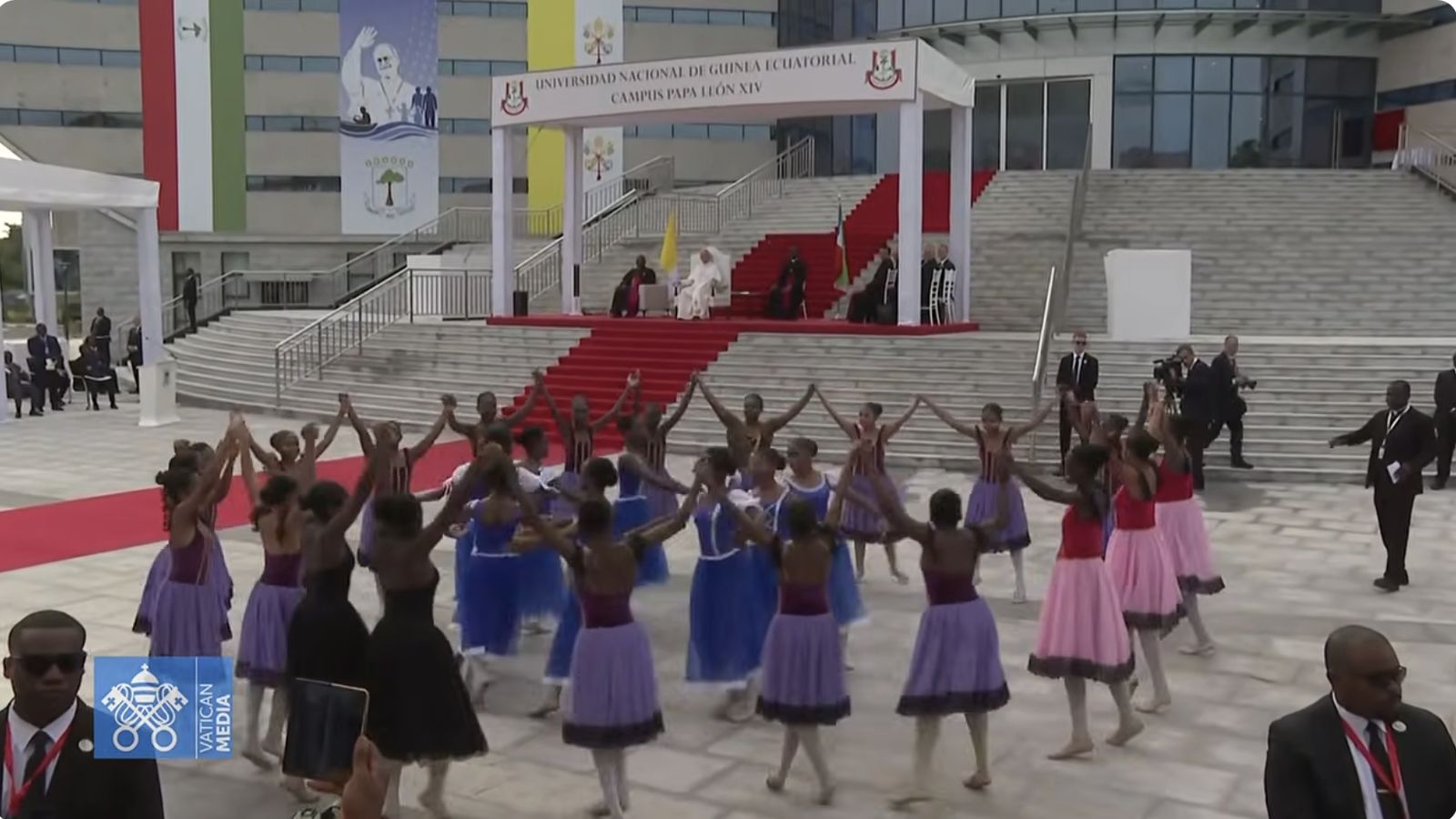 Acto musical con León XIV en la inaugración del Campus en la Universidad Nacional de Guinea Ecuatorial