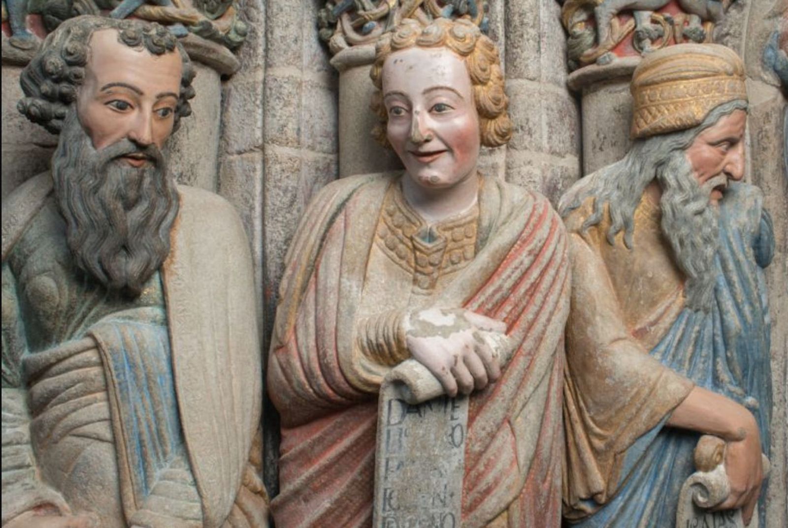 La sonrisa de Daniel en el pórtico de la gloria