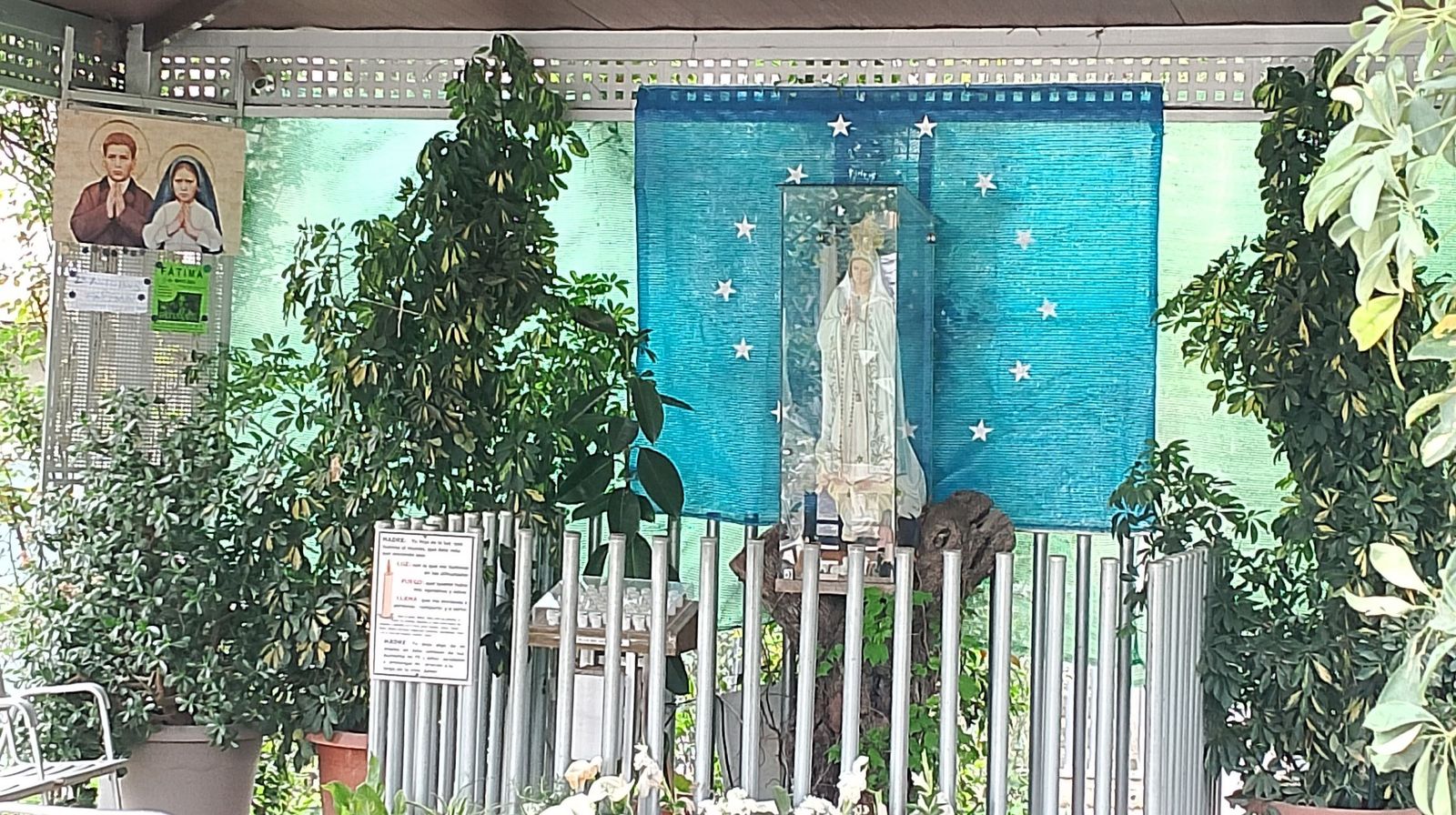 Rincón de la Virgen de Fátima en la Parroquia del Espíritu Santo (Badajoz)