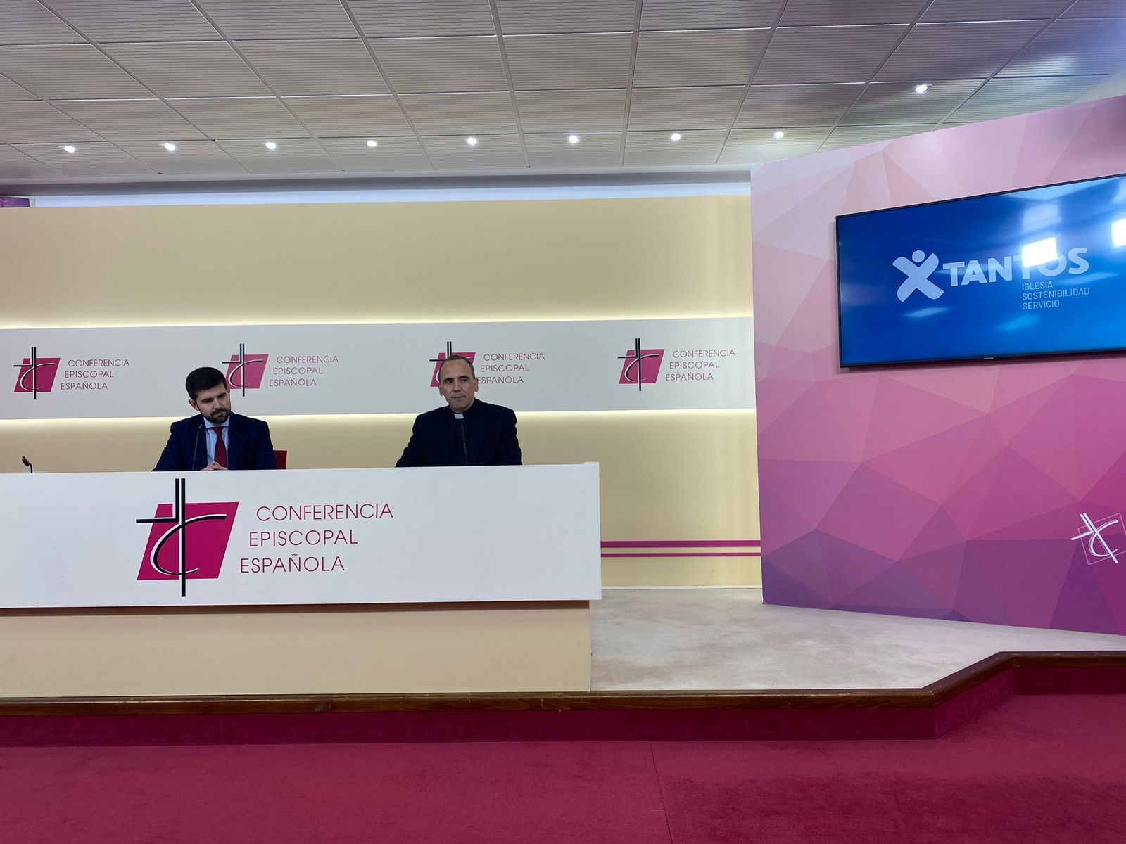 Presentación de la campaña XTantos en la sede de la CEE