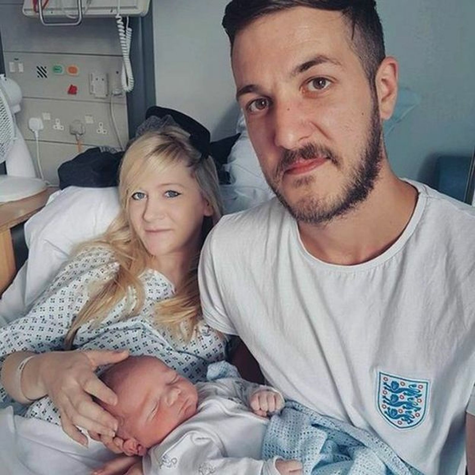 Charlie Gard, y sus padres