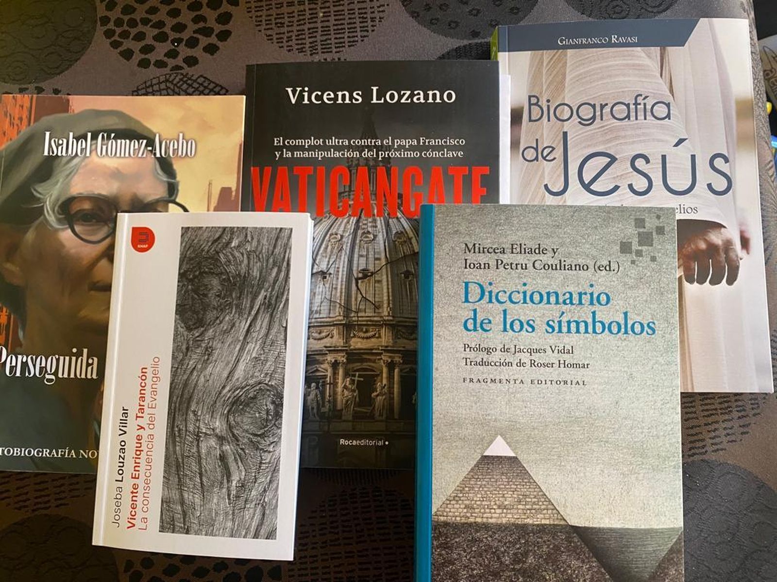 Intrigas vaticanas, Evangelio y biografías de testigos de Jesús, novedades de marzo en la TiendaRD