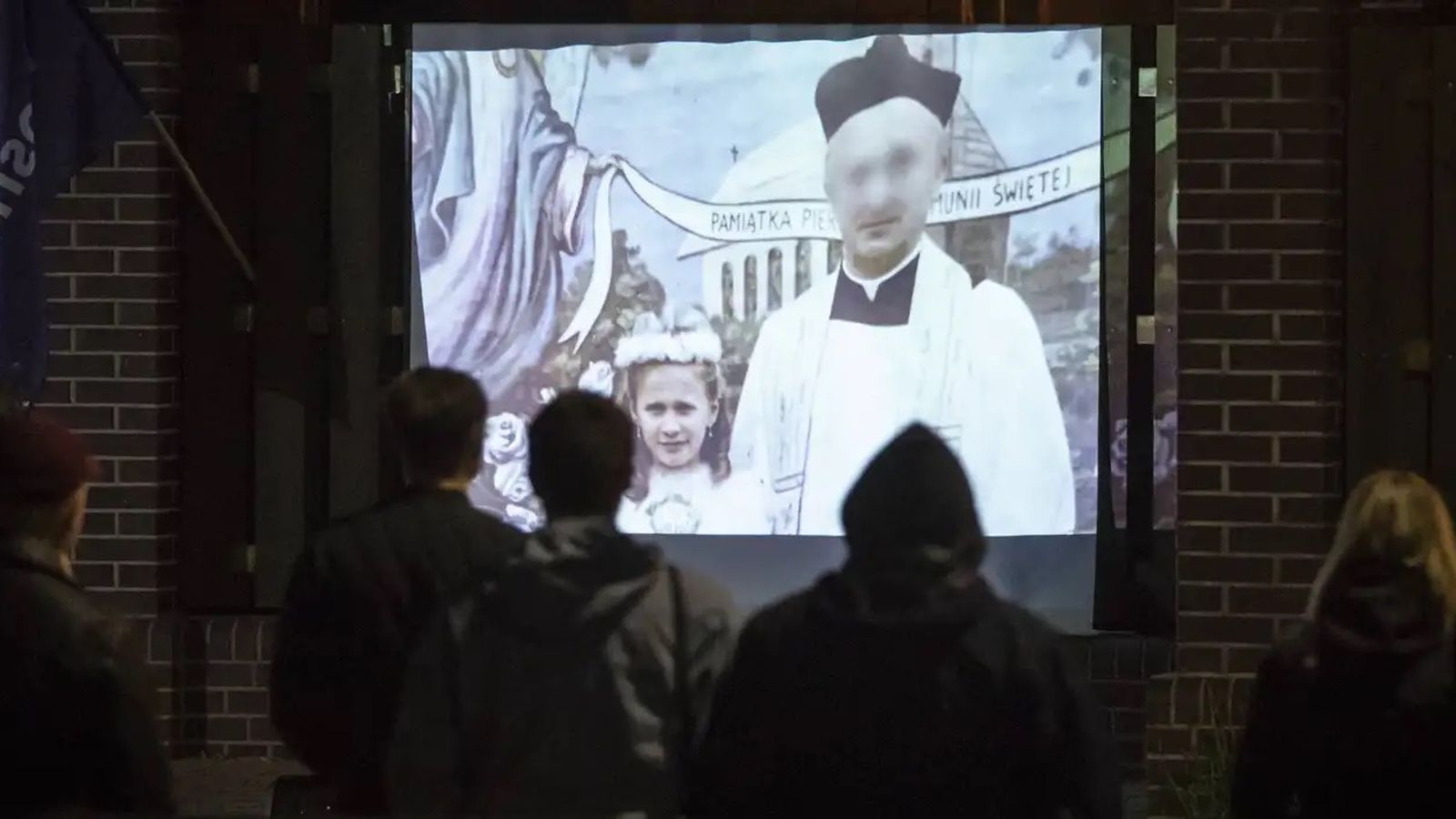 Documental "no se lo digas a nadie" sobre abusos en la Iglesia católica de Polonoia. 2019
