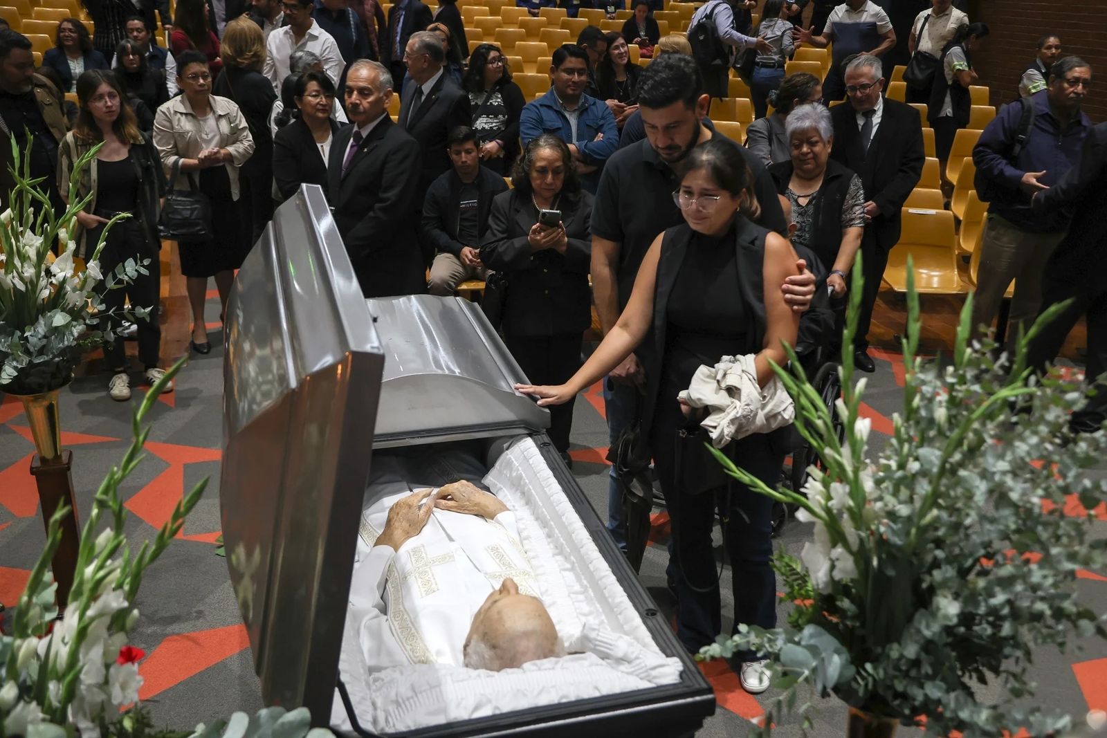 Velatorio de José María Tojeira en Guatemala