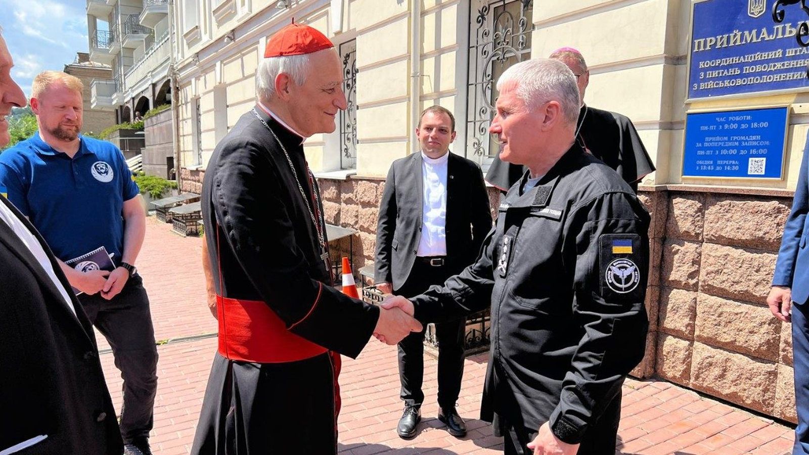 Cardenal Zuppi en Ucrania