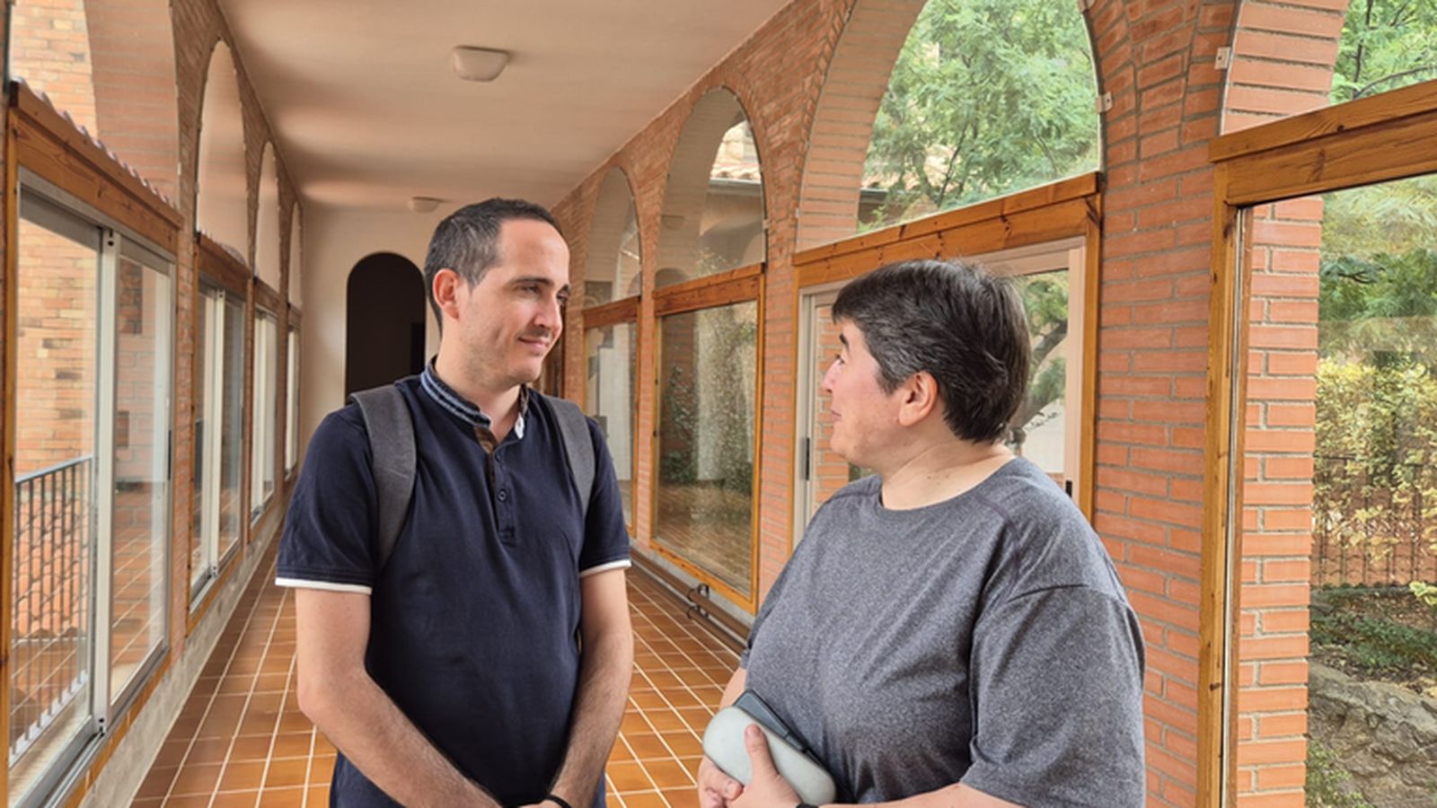 El entorno natural de Montserrat acompaña la vida cotidiana de la comunidad benedictina.