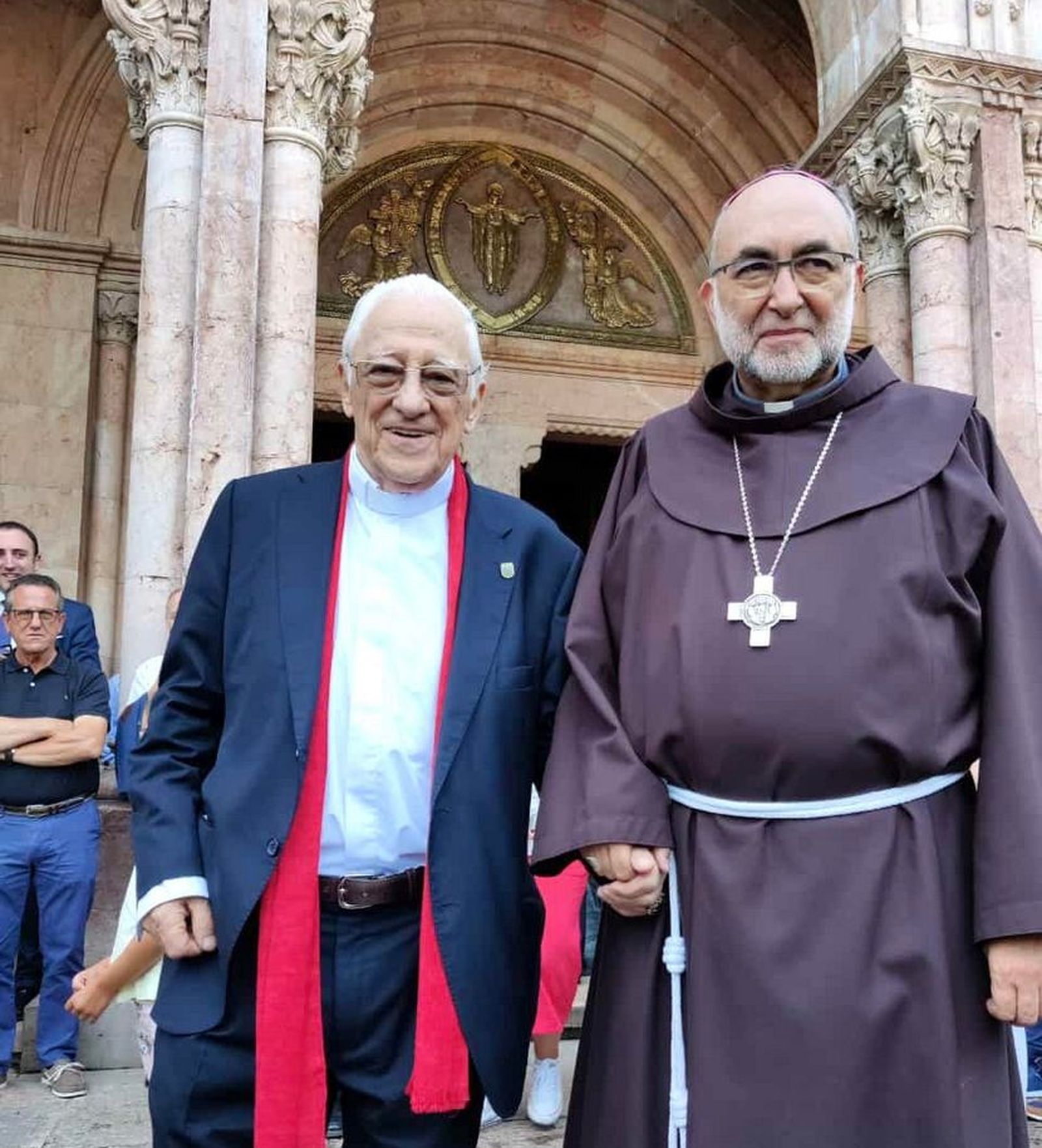 Sanz y el Padre Ángel