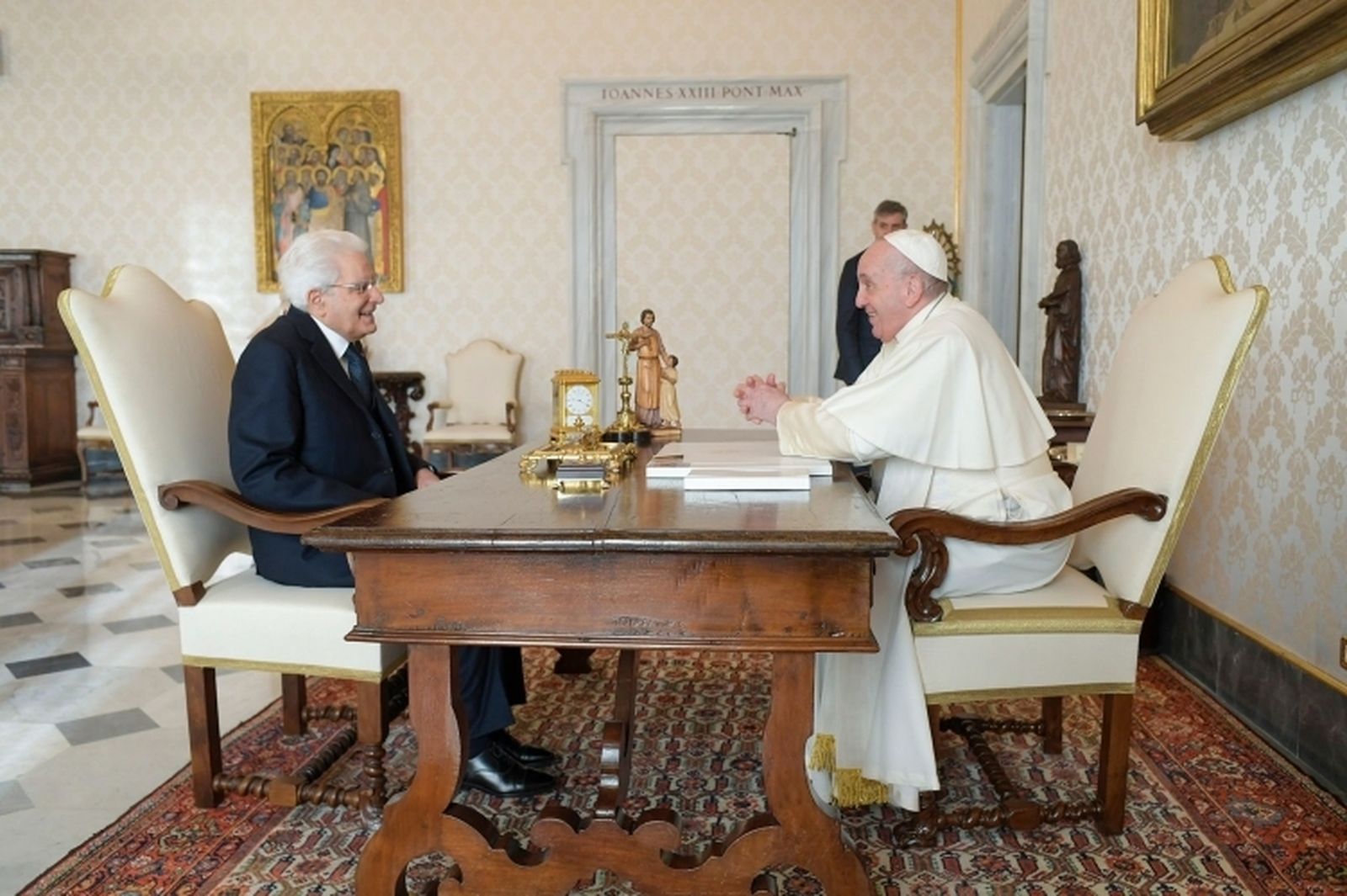 El Papa, con Mattarella