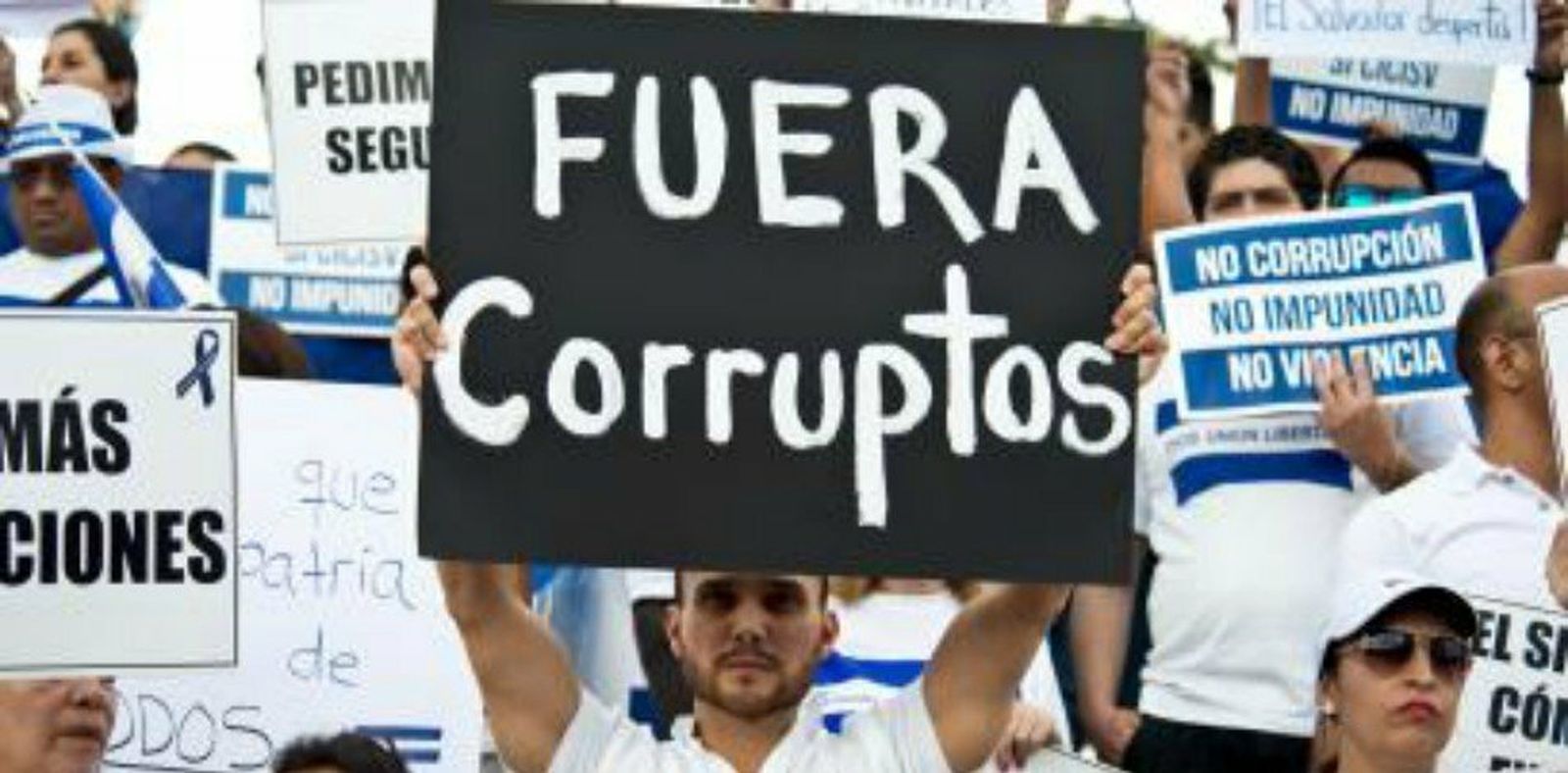 Manifestación en El Salvador contra la corrupción