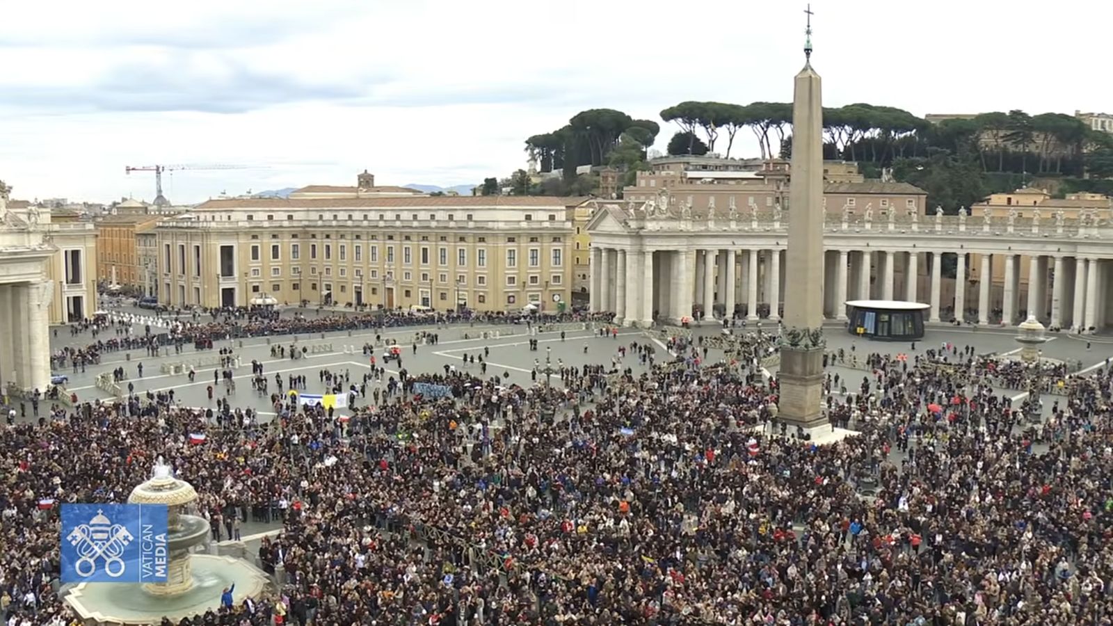 Fieles en el Angelus