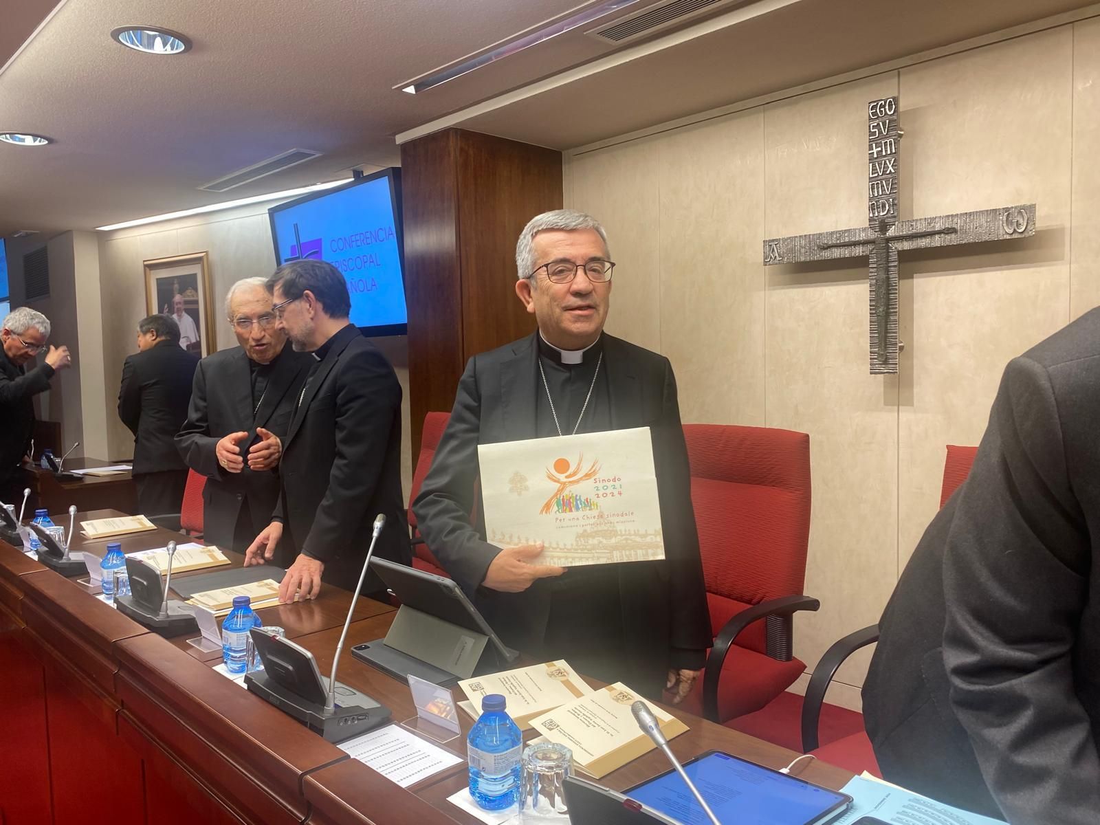 Argüello, junto a Cobo y Rouco, antes de arrancar la Plenaria