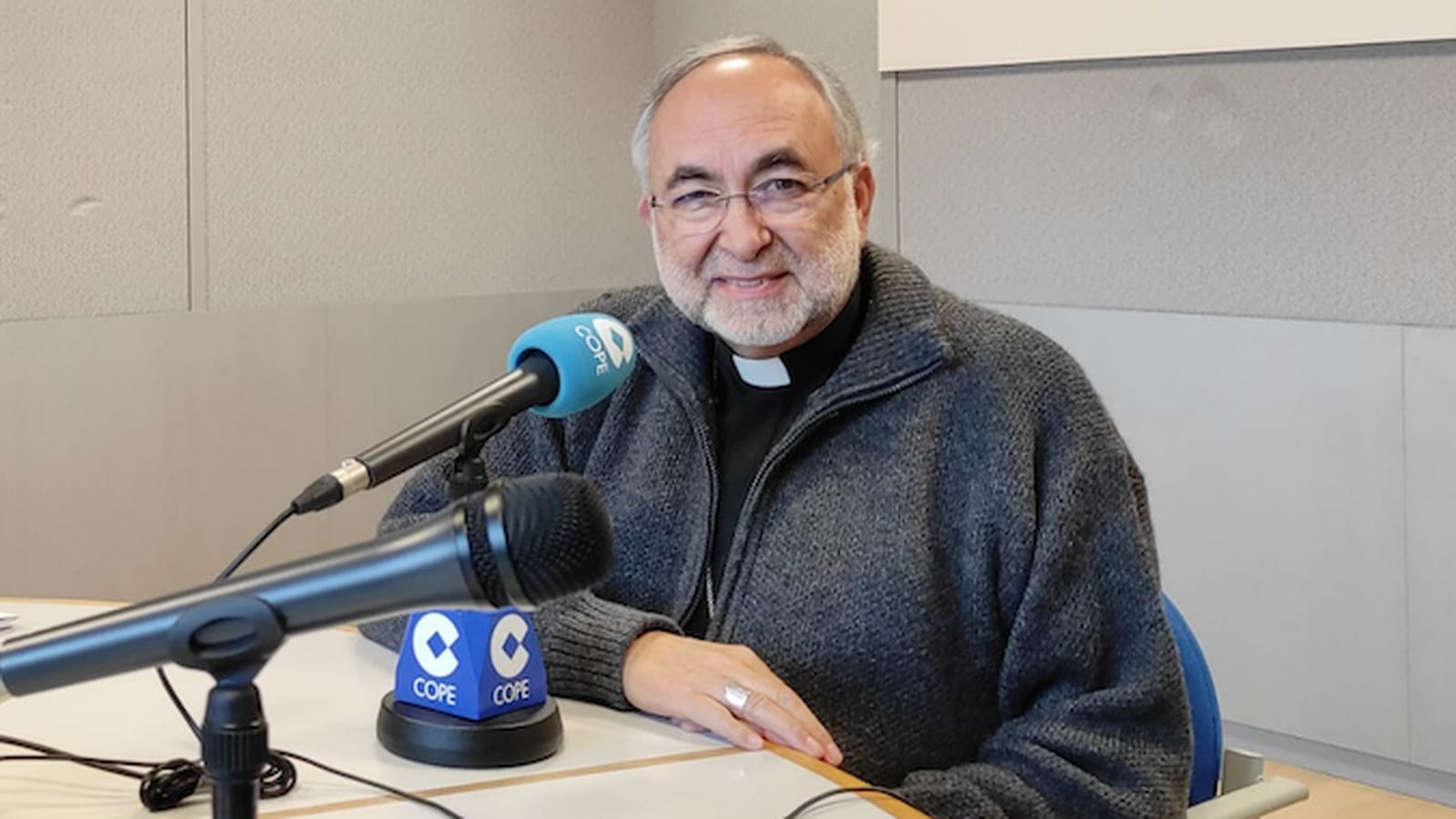 Jesús SAnz el "bombero verdadero" que pide el voto para vox