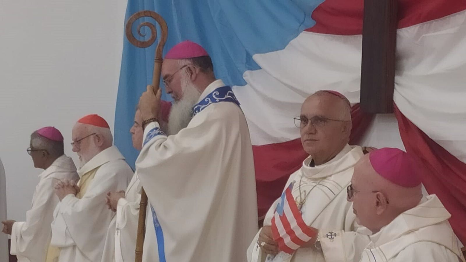 Mons. Rubén González