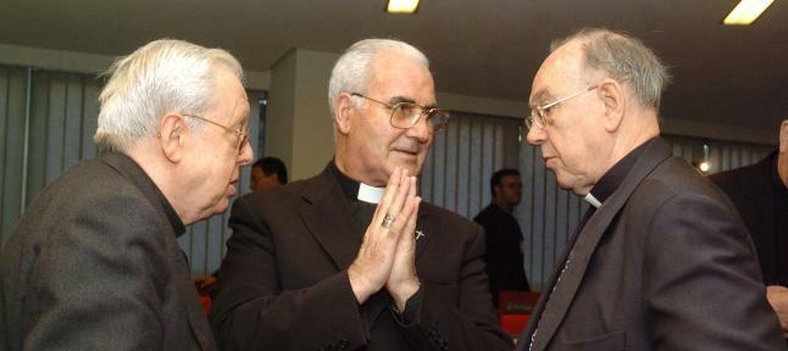 Echarren, Fernández y Sebastián