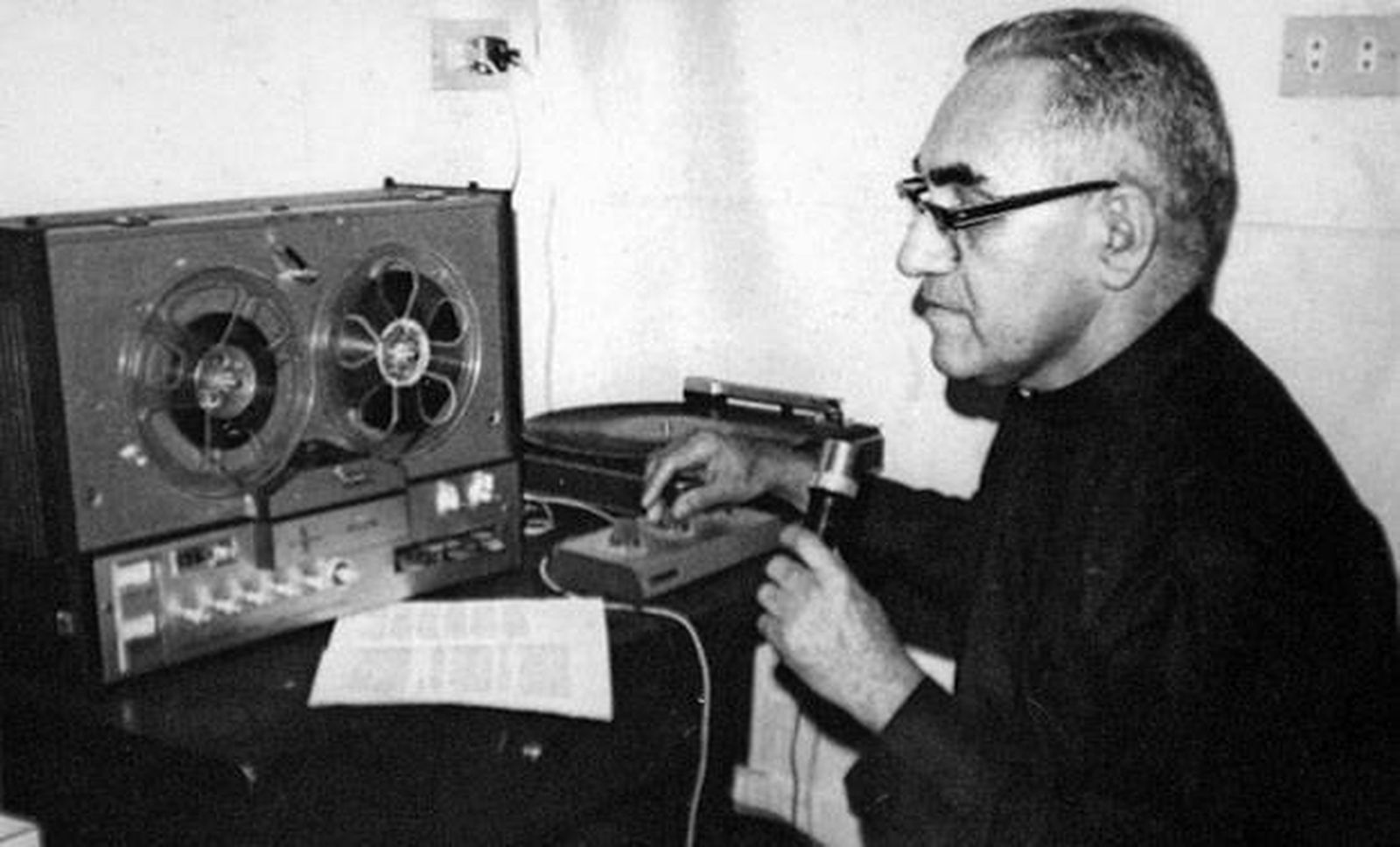 Óscar Romero registraba cada noche lo más notable del día