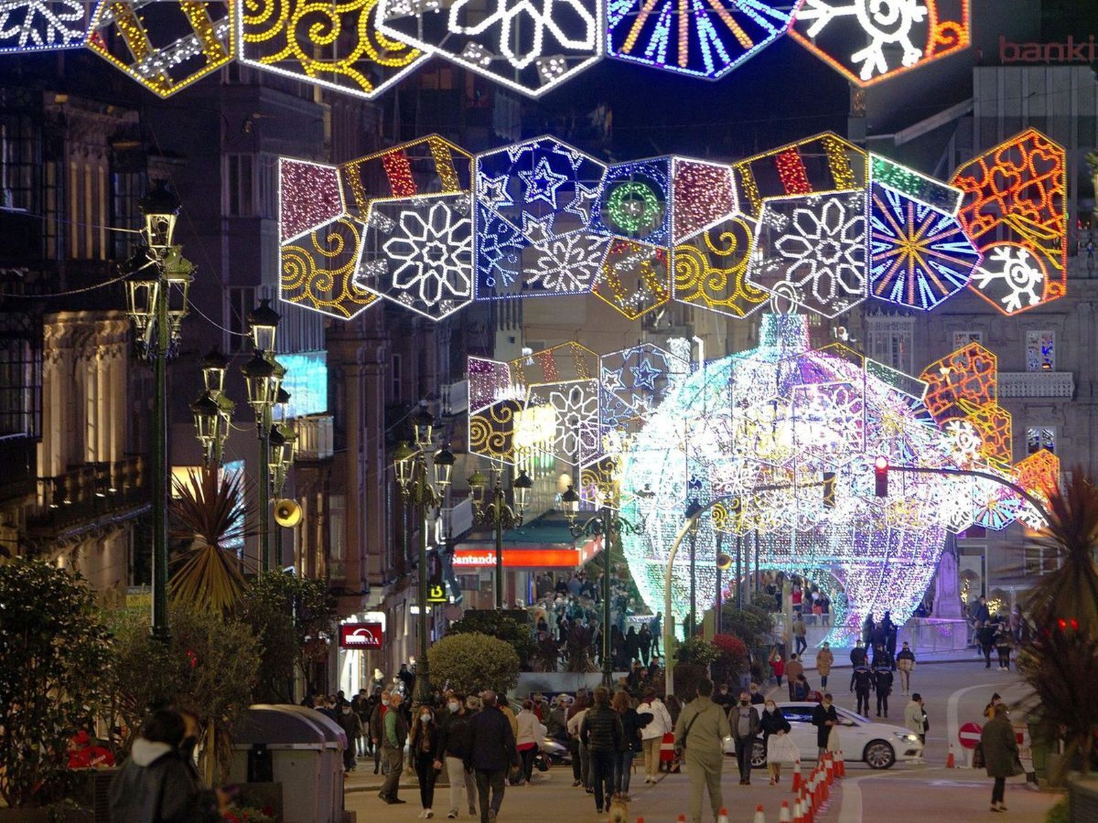 La Navidad en Vigo brillará este año una hora menos
