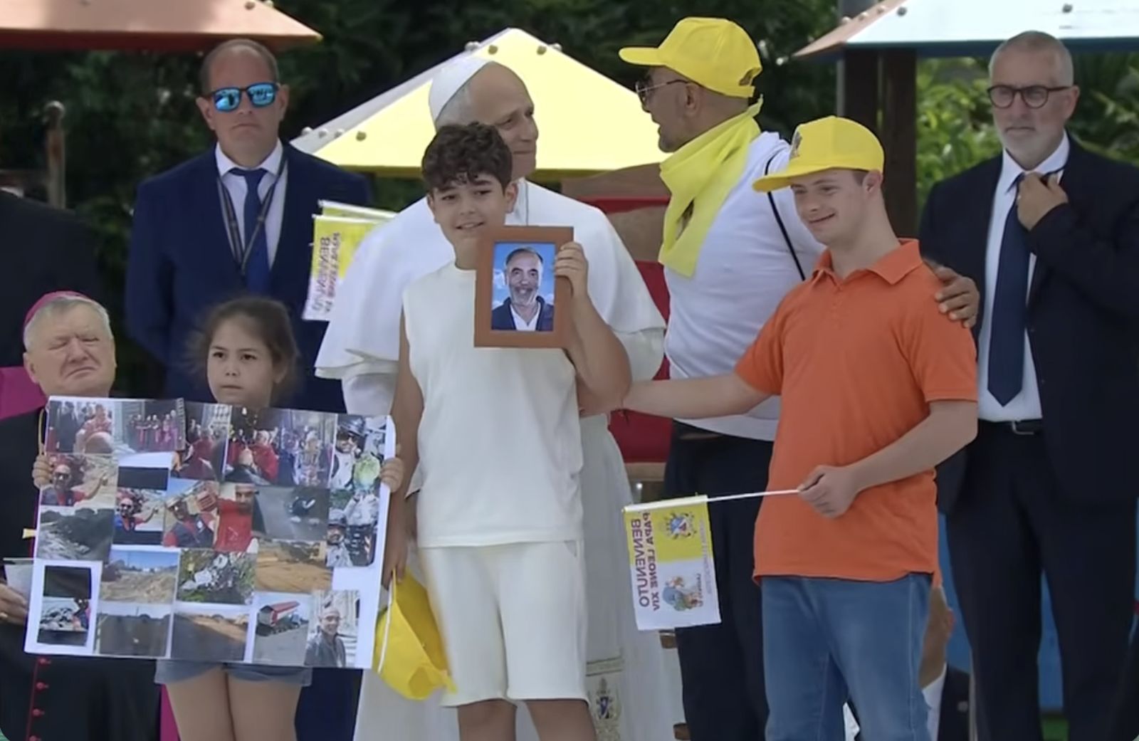 El Papa en Acerra, con familiares y víctimas de los residuos tóxicos causados por la Camorra