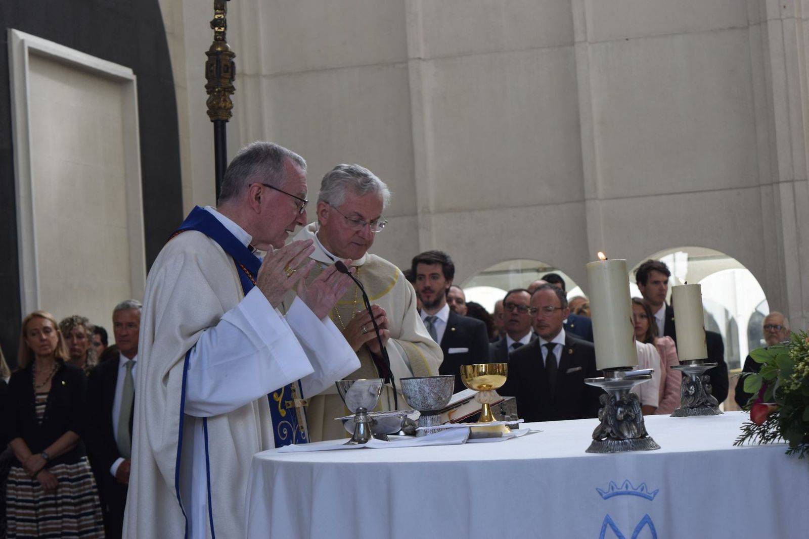 Parolin y Vives, durante la ceremonia por el aniversario de la proclamación de la Virgen de Meritxell