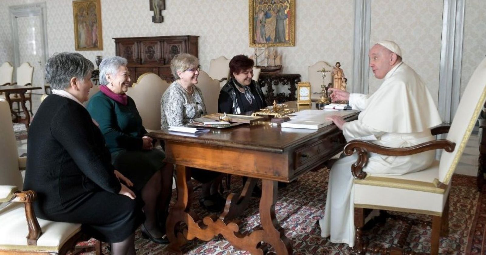 El Papa, a los Institutos de Vida Consagrada