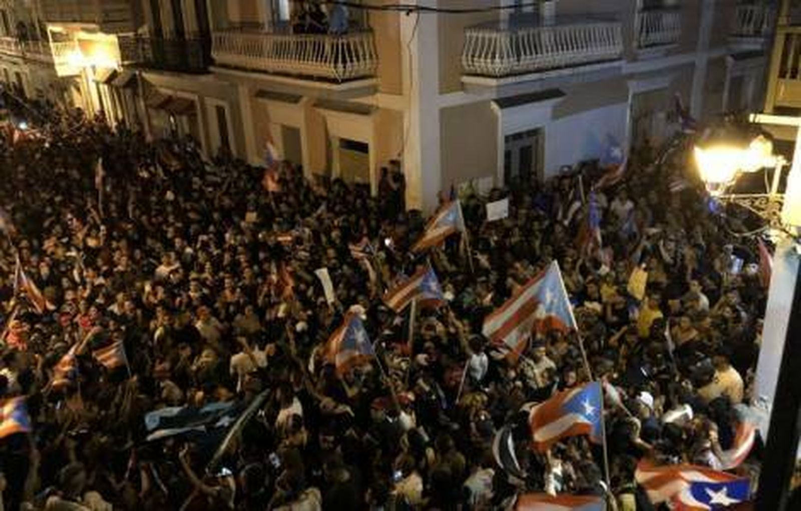 Los puertorriqueños toman las calles durante doce días y Roselló dimite
