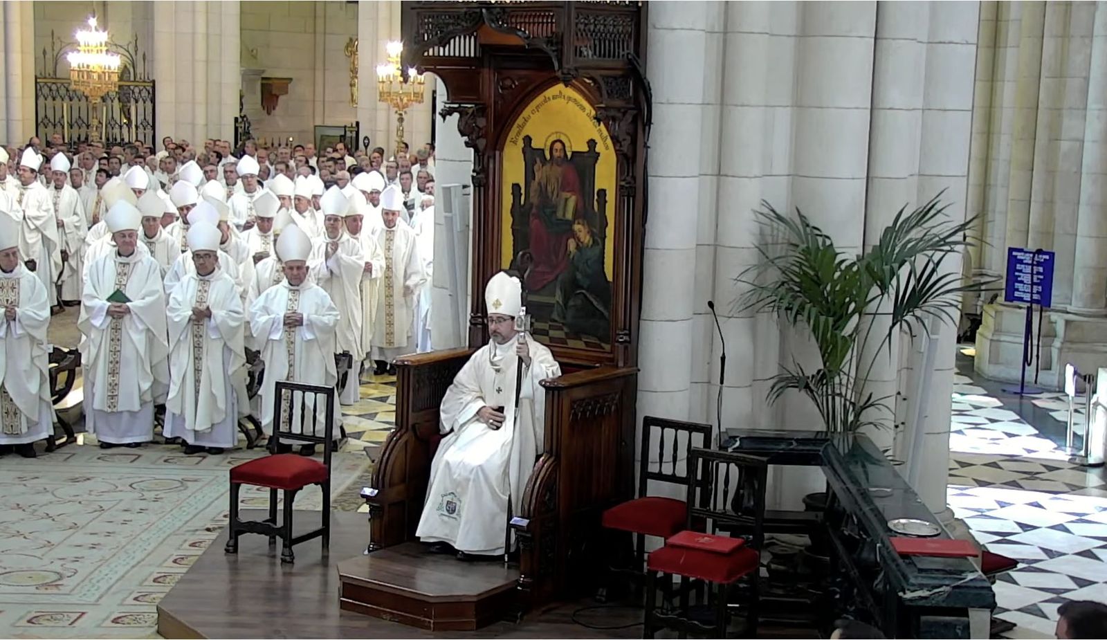 Cobo toma posesión de la cátedra