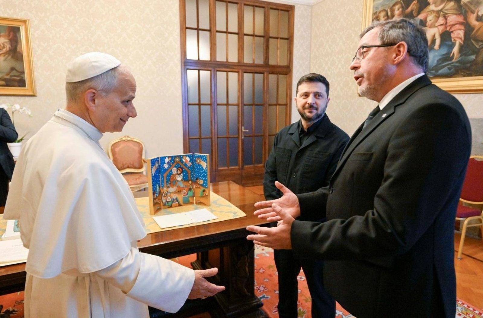El Papa recibe a.Volodymyr Zelensky en Castel Gandolfo13