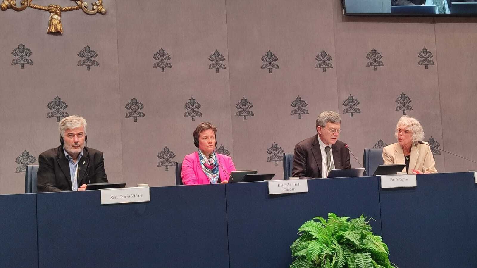 Teólogos y canonistas del Sínodo