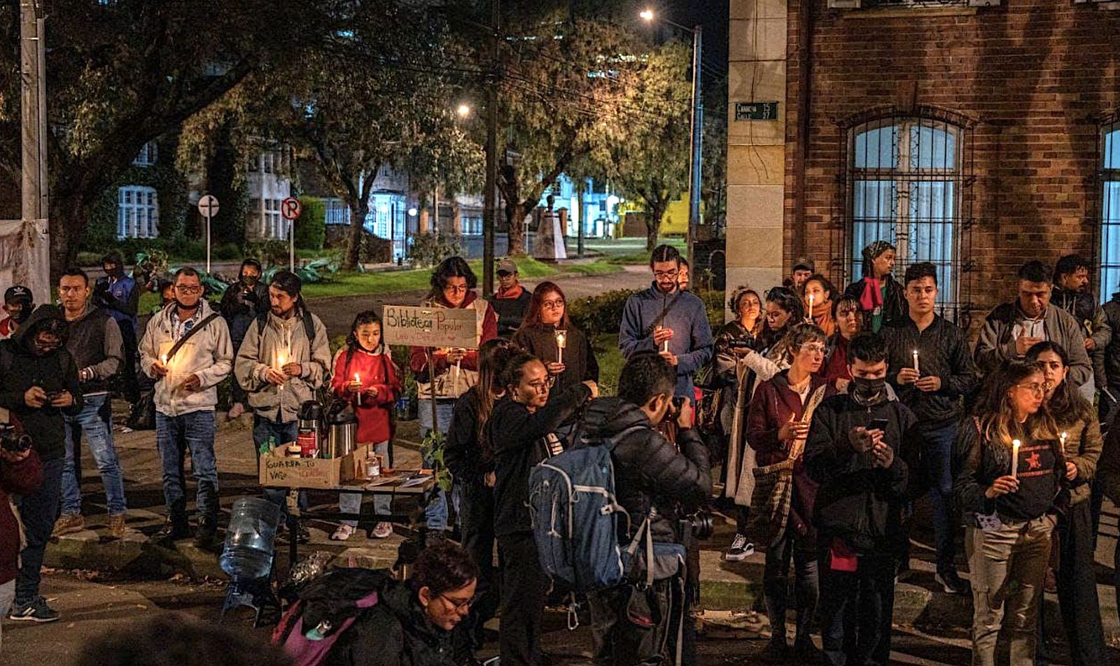 Velatón frente a Nunciatura de Bogotá