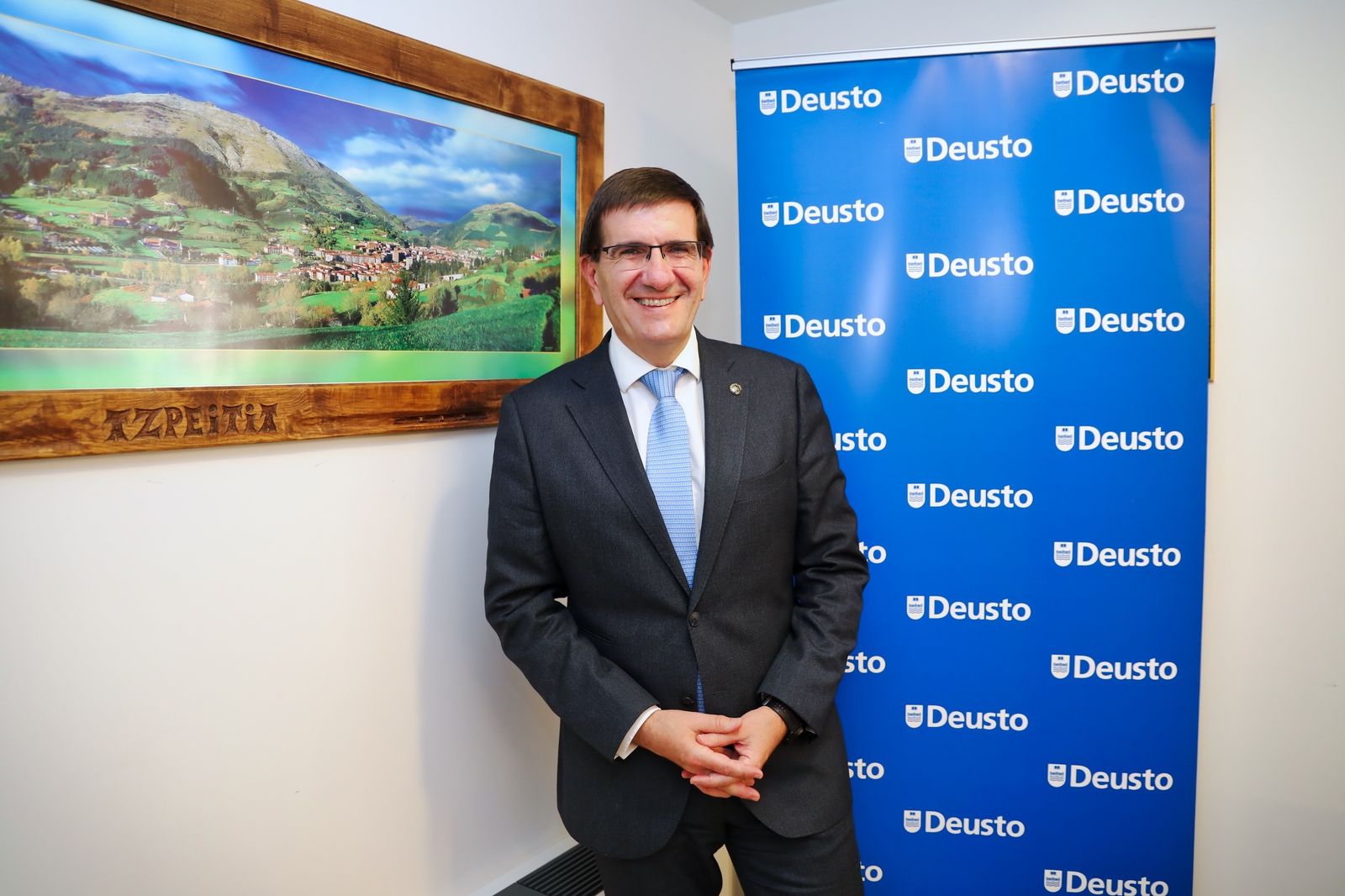 El nuevo rector de Deusto, Juan José Etxebarría