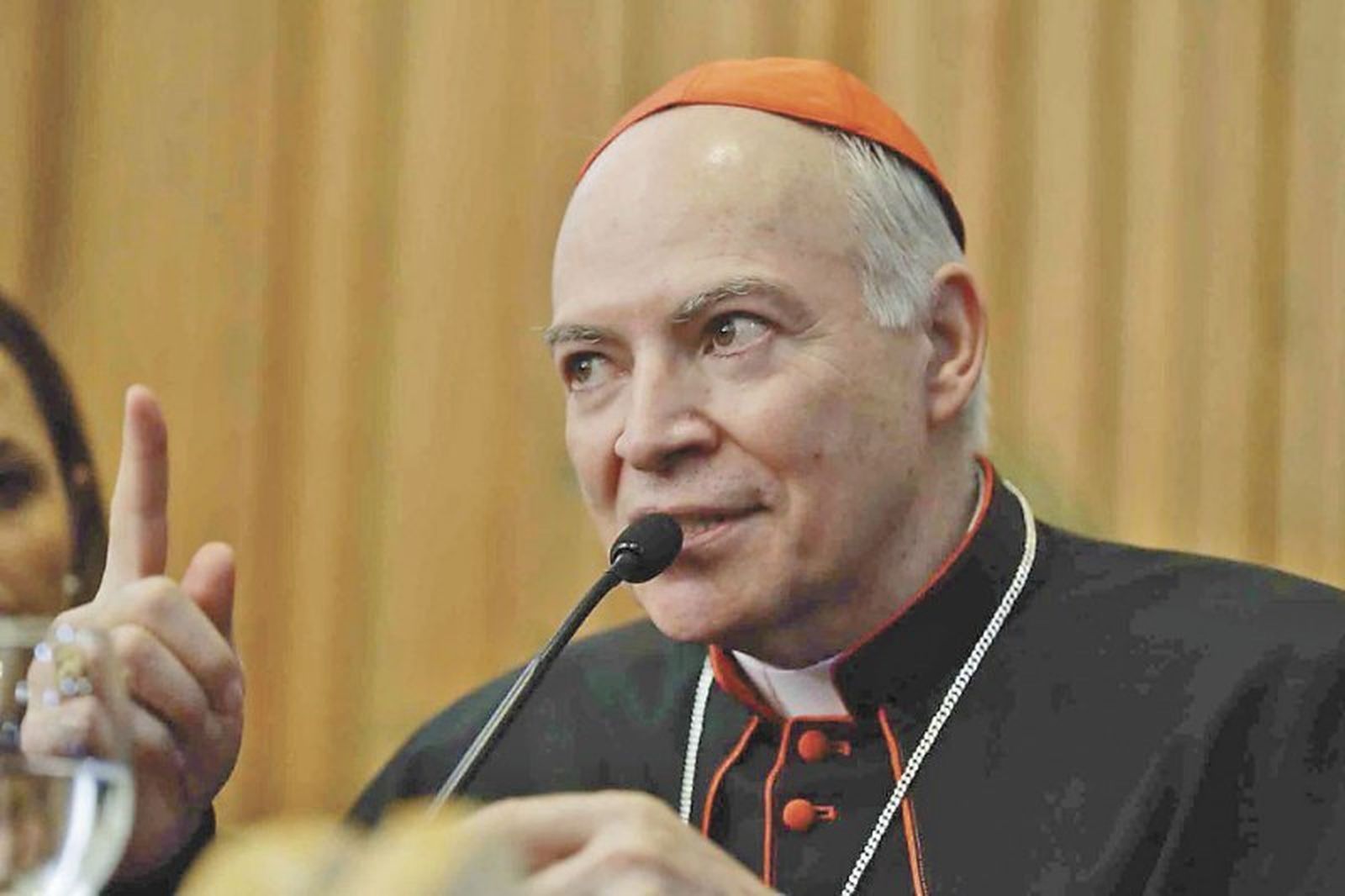 Cardenal Aguiar Retes da tiro de gracia a parroquias