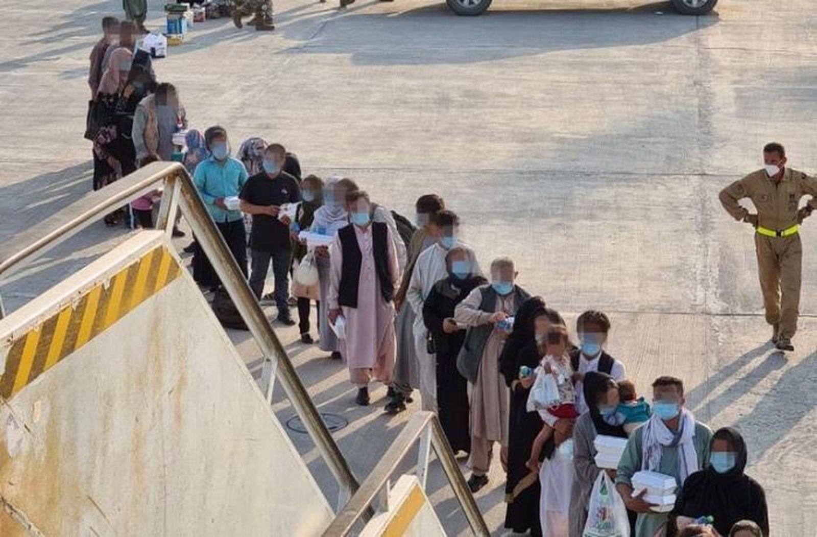 Los 'fieles ocultos' rescatados de la tragedia en Kabul