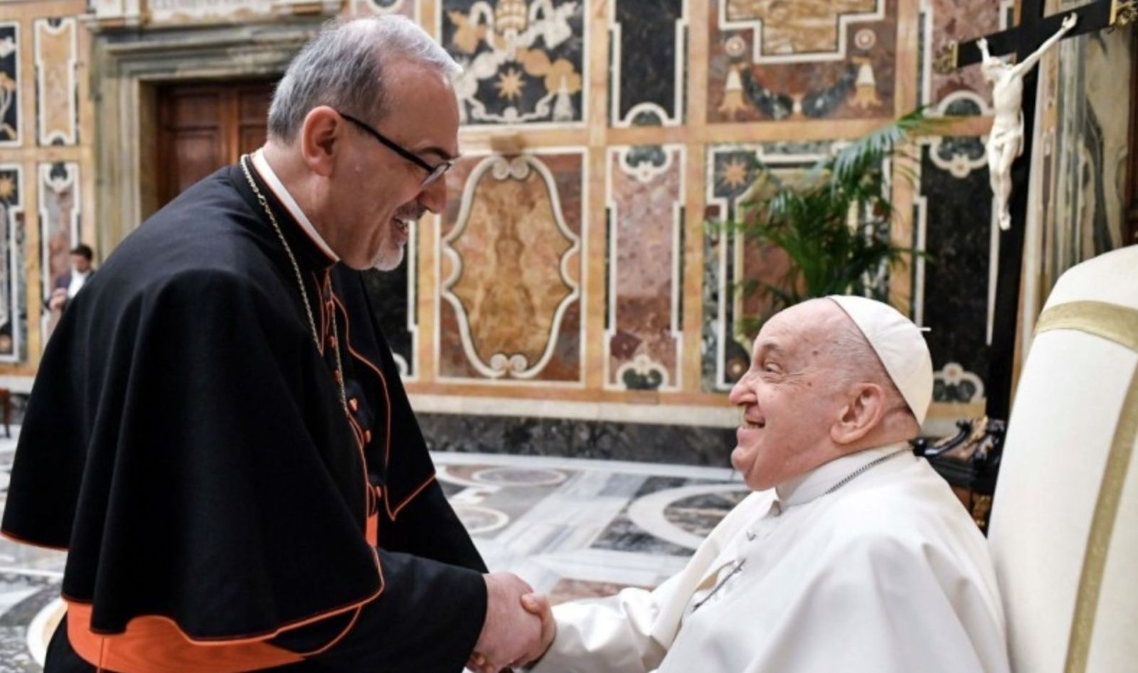 Francisco saluda al patriarca Pizzaballa