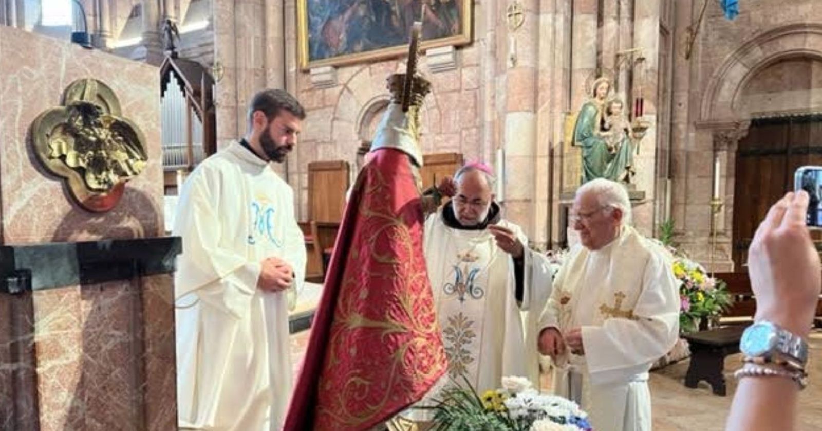 Sanz y el Padre Ángel