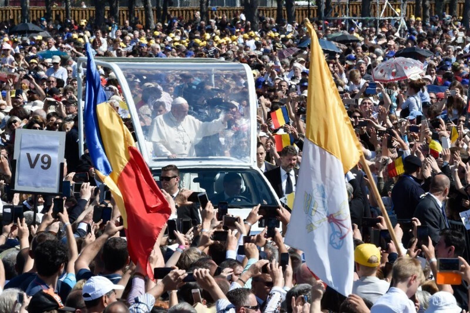 Una multitud acompañó al Papa durante todo su viaje a Rumanía