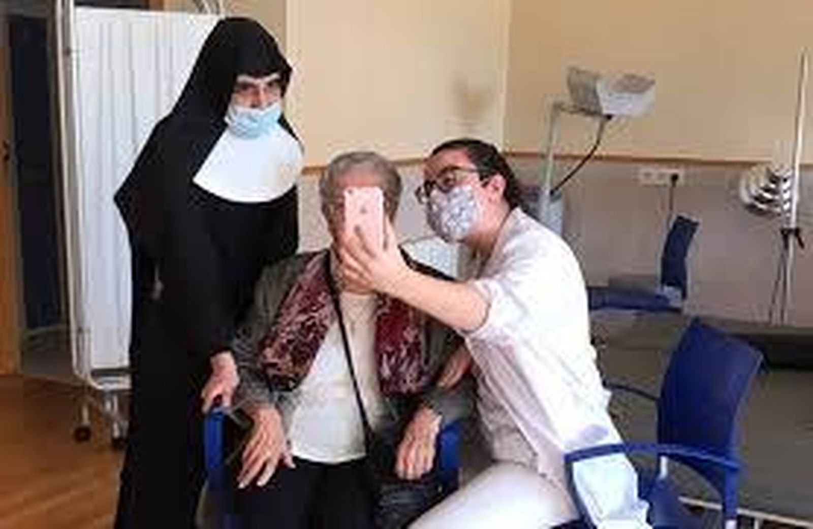 Las Hermanitas en la pandemia. Castellón. Cope.