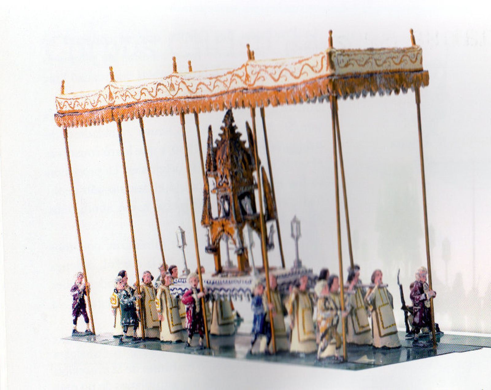 Figuras de plomo reproducen la procesión de Corpus Christi